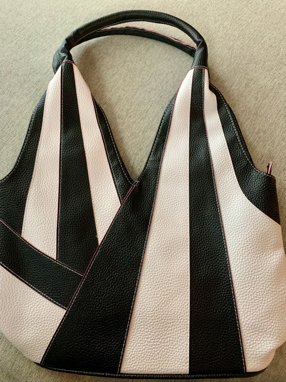 🤍🖤Black and White Striped Purse 🤍🖤